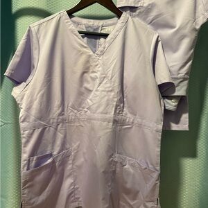 13.Pre loved Maevn Eon womans Lavender V-Neck Medical Scrub Top
